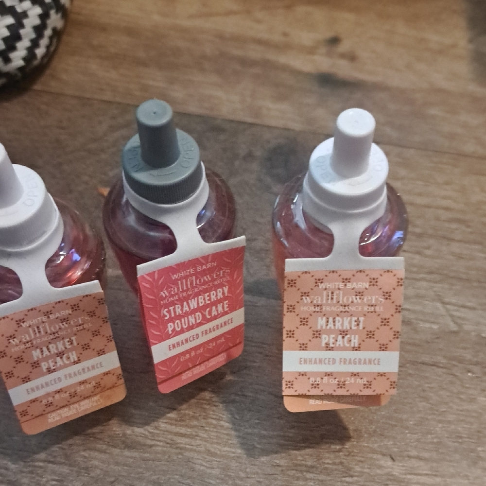 White Barn Wallflowers Peach & Strawberry Fragrance Trio